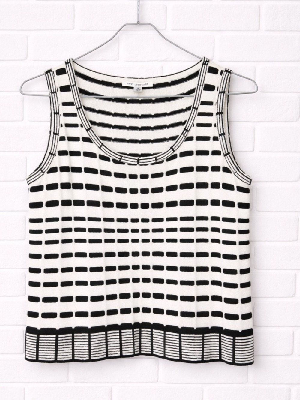 St John Top Shirt Tank Style Sleeveless White Black Classic